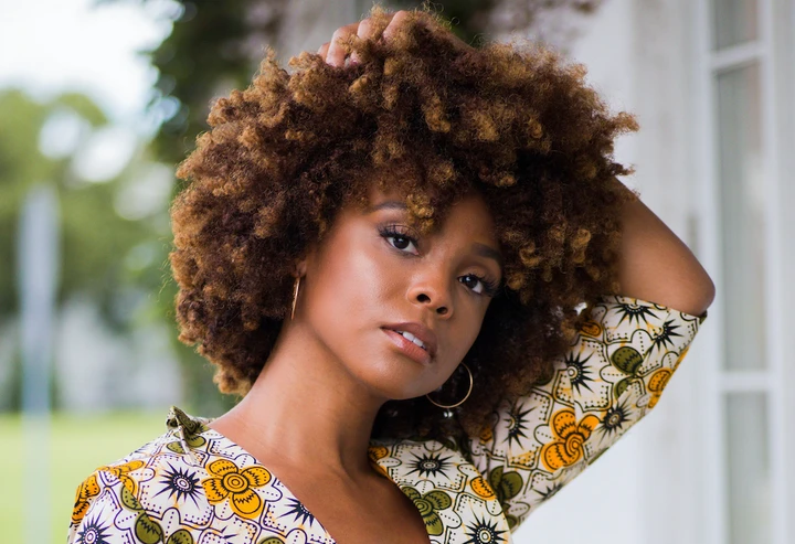 Colorer ses cheveux sans risque : les solutions naturelles