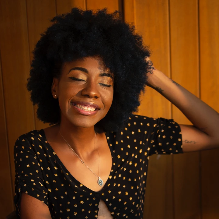 Comment faire pousser ses cheveux en une semaine avec des remèdes maison